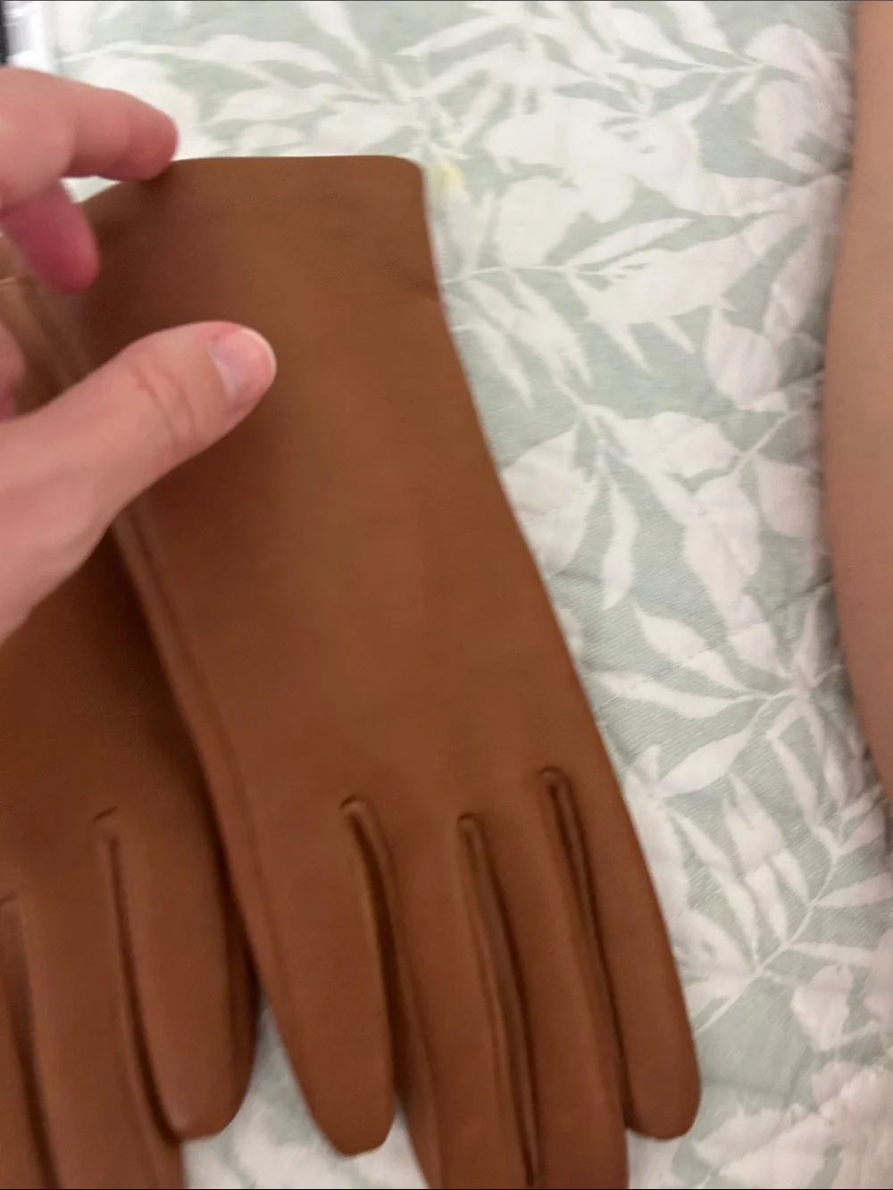 Bloomingdale's Camel Brown Women's Leather-Trim Gloves